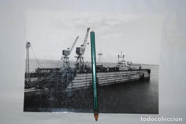 Fotograf&iacute;a antigua: CADIZ ASTILLEROS , DIQUE N&ordm; 3