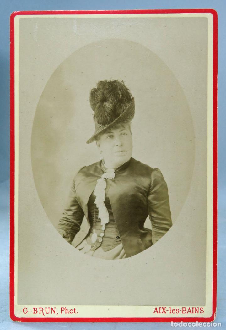 Antique Photography: Fotograf&iacute;a alb&uacute;mina dama sombrero plumas G Brun Photographe Aix Les Bains Savoie hacia 1880 XIX