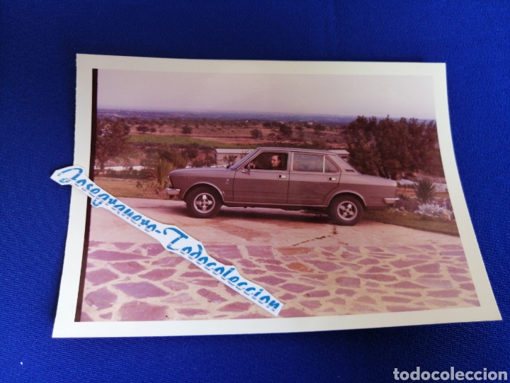 Antique Photography: SEAT 132 FOTO CON CONDUCTOR