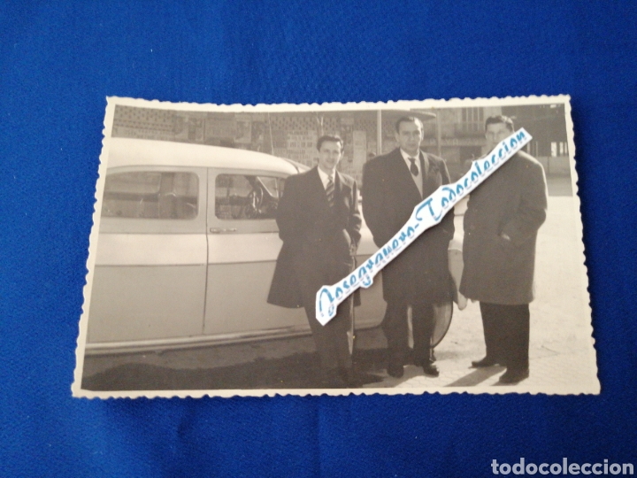 Photographie ancienne: COCHE ANTIGUO FOTOGRAFIA CON MODELOS CON SELLO FOTOGRAFO FLORS