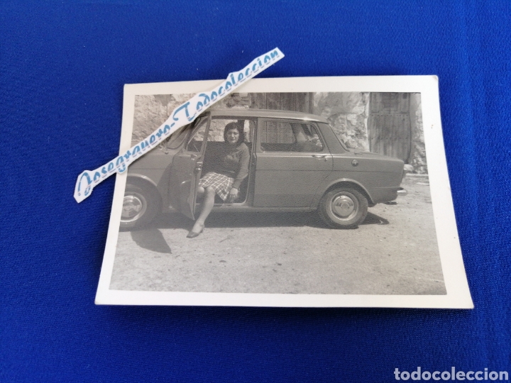 Fotografia antiga: SEAT COCHE CON MODELO