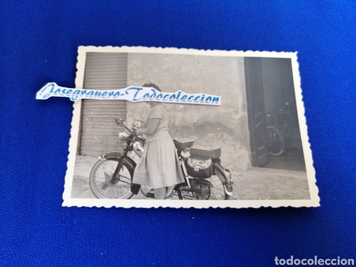 Antique Photography: MOTO CON MODELO FOTOGRAFIA ANTIGUA