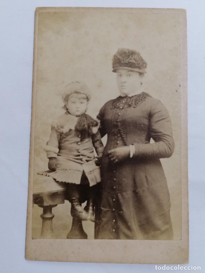 Fotografia antica: FOTOGRAFIA ANTIGUA DAMA POSANDO ESTUDIO ALFRED T. HEATH, MEDIDAS 6,5 X 10,5 CM