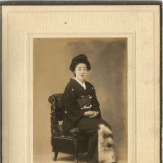 Fotografía antigua: ¡SOLO RECOGIDA MADRID! 1920S CABINET CARD ORIGINAL JAPÓN / MUJER JAPONESA CON KIMONO DE CASADA. Lote 298289673