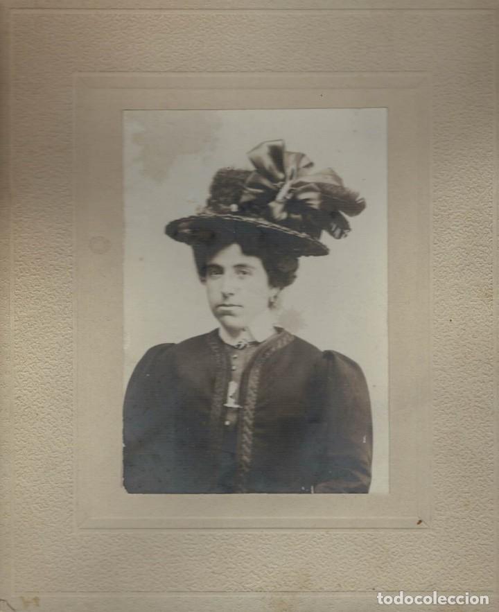 Fotografia antica: Retrato de mujer con sombrero