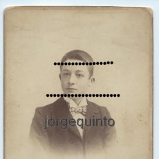 Fotografía antigua: JUMILLA, MURCIA. RETRATO. JOVEN. FOTÓGRAFO VALENTÍN GÓMEZ. CARRERA DE SAN JERÓNIMO, 16. MADRID. JA.
