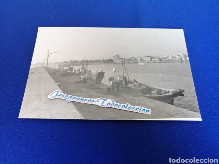 Antique Photography: SURTIDOR CAMPSA BARCO PESQUERO