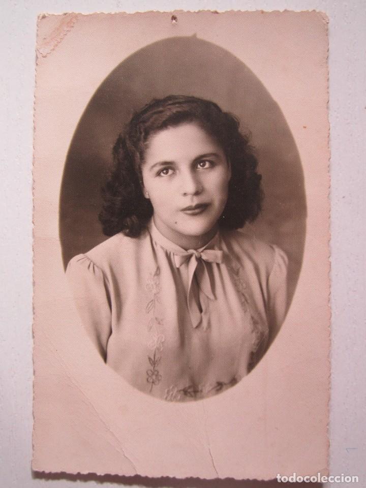 Antique Photography: (OTROS 105)FOTOGRAFIA DE ESTUDIO EN ALBUMINA DE 8X13 CM. EN AREQUIPA,(PERU) 1947