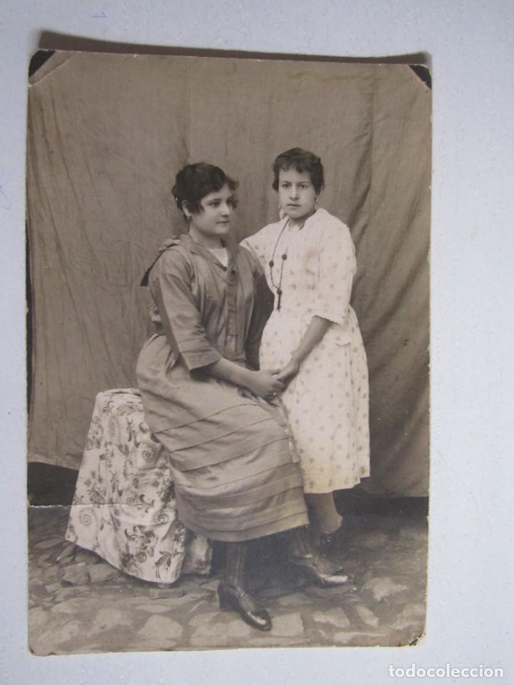 Antique Photography: (OTROS 104)FOTOGRAFIA DE ESTUDIO EN ALBUMINA DE 8X13 CM. SOBRE 1900