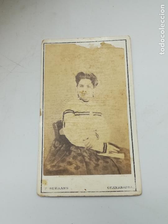 Fotograf&iacute;a antigua: ANTIGUA FOTOGRAFIA DE ALBUMINA. FOTO DE ESTUDIO DE SE&Ntilde;ORA. P.SERRANO, GUANABACOA. 6 X 10 CM