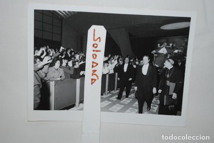 Fotograf&iacute;a antigua: VISITA AL PAPA , S . S . PAULO VI . 1967 .