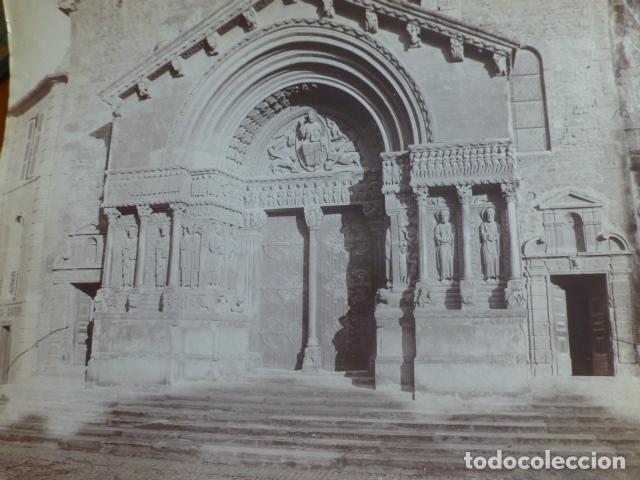 Fotografia antica: ARLES FRANCIA PORTADA ROM&Aacute;NICA SAINT TROPHIME ANTIGUA ALB&Uacute;MINA SIGLO XIX 27,5 X 20,5 CTMS