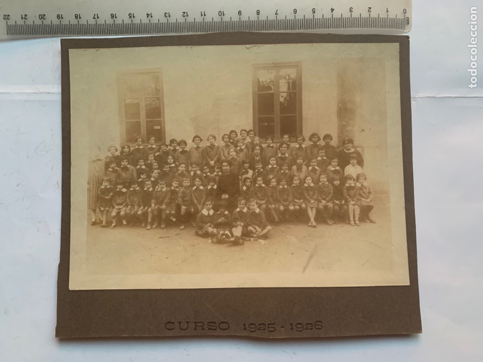 Antique Photography: FOTO ALBUMINA. RECUERDO ESCOLAR. AQUELLOS COLEGIOS UNIFORMADOS. CURSO 1925-1926. FOT&Oacute;GRAFO?.