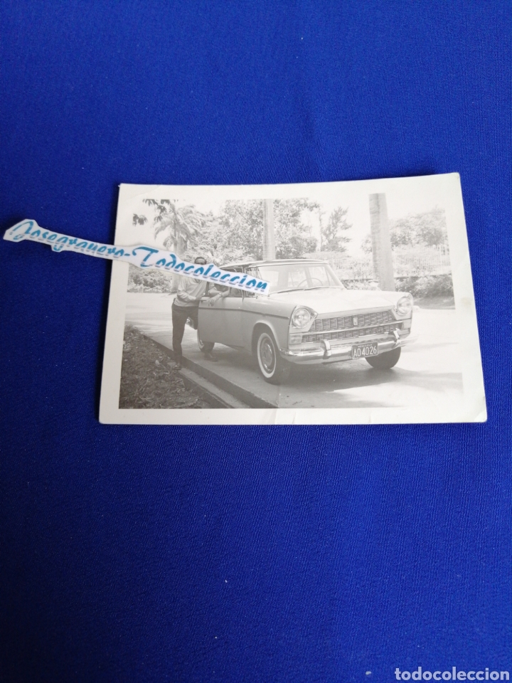 Fotografia antica: SEAT 1400 COCHE A&Ntilde;O 1963 FOTOGRAFIA CON MODELOS