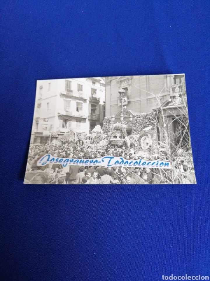 Fotografia antica: VIRGEN DESAMPARADOS OFRENDA FOTOGRAFIA A&Ntilde;O 1966