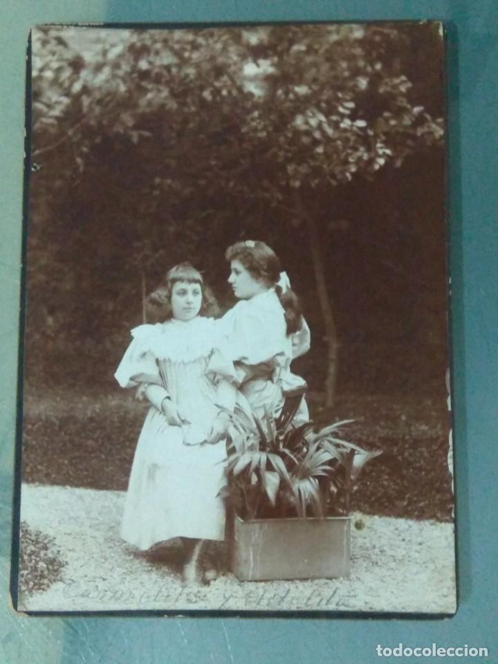Antique Photography: FOTO SOBRE CART&Oacute;N. GRUPO FAMILIAR. Fot&oacute;grafo desconocido.