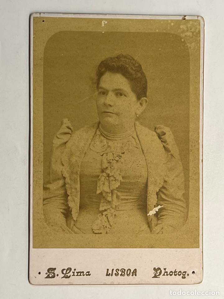 Fotografia antica: S. LIMA, fot&oacute;grafo LISBOA, Hermosa Portuguesa&hellip; (h.1900?) Med&iacute;das: 10,5 x 16,5 cm.