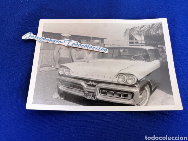 Antique Photography: COCHE ANTIGUO CON MODELOS FOTOGRAFIA a&ntilde;o 1967