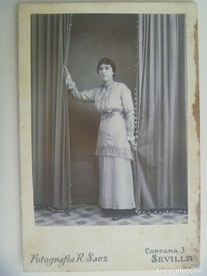 Alte Fotografie: PRECIOSA FOTO DE ESTUDIO DE SE&Ntilde;ORITA, SIGLO XIX. DE R. SANZ , SEVILLA
