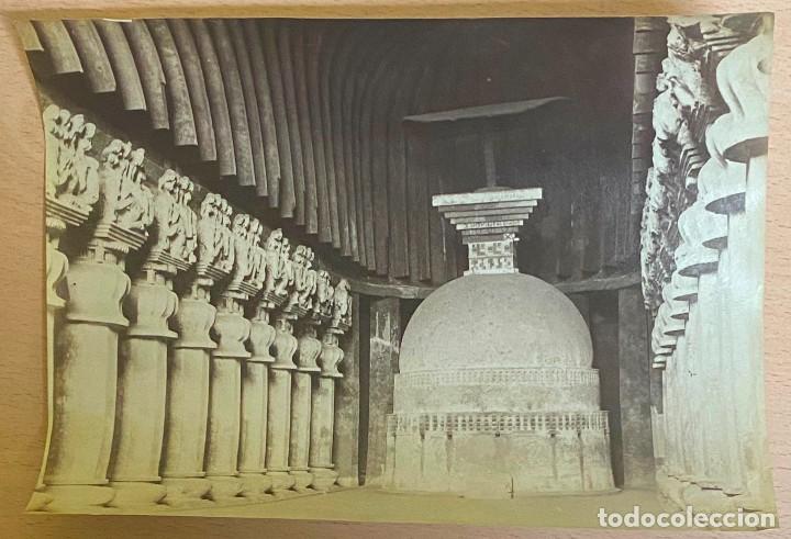 Fotografia antica: FOTOGRAFIA ALBUMINA 1870 DE LA INDIA, TEMPLO DE KARLA, CUEVA DE ELLORA, MIDE 23,5 X 18,5 CMS. EXCEPC