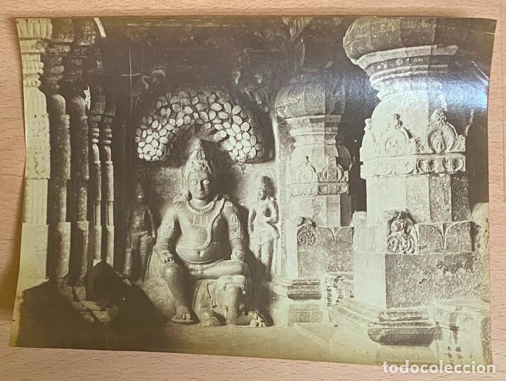 Fotografia antica: FOTOGRAFIA ALBUMINA 1870 DE LA INDIA, TEMPLO DE KARLA, CUEVA DE ELLORA, MIDE 23,5 X 18,5 CMS. EXCEPC