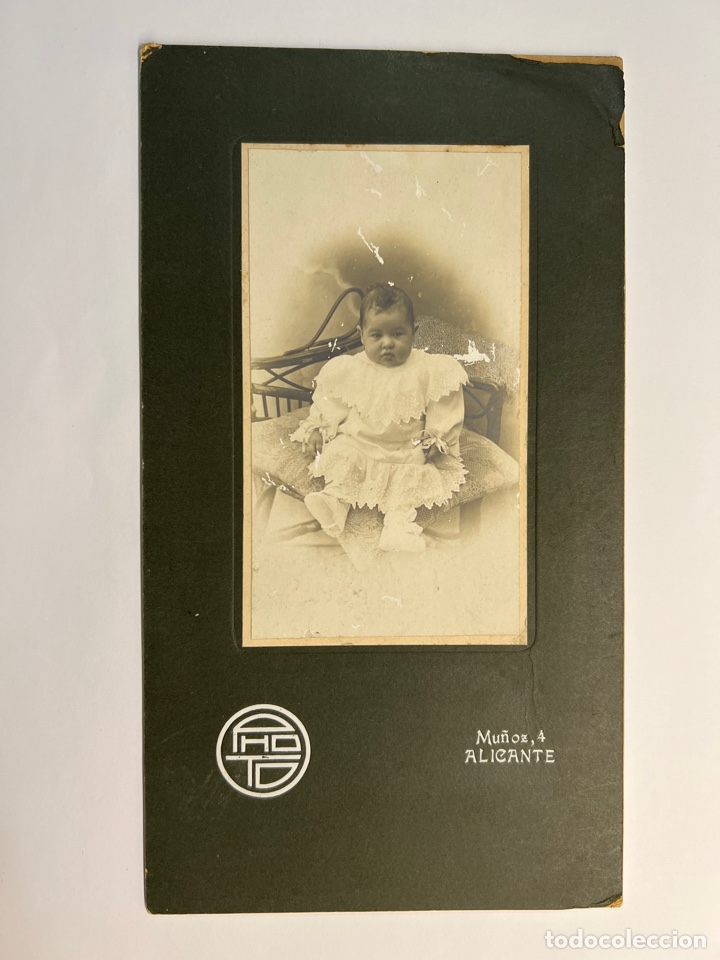 Fotografia antiga: PHOTO ESTUDIO FOTOGRAF&Iacute;CO ALICANTE. Calle Mu&ntilde;oz, 4, Bebe de Blanco (h.1920?)