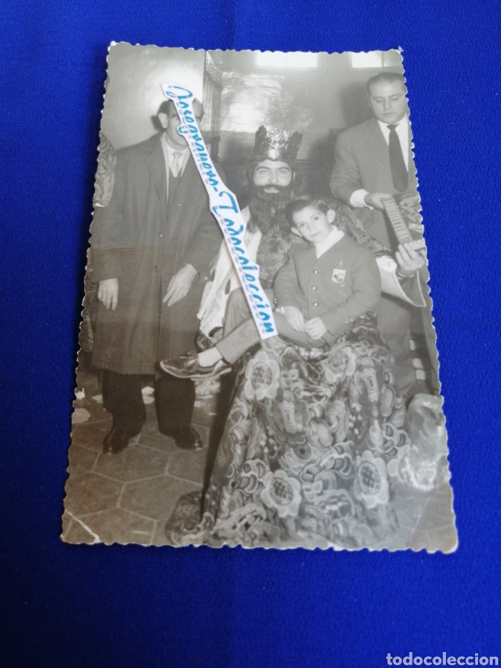 Fotografia antica: REY MAGO CON NI&Ntilde;O MODELO JUGUETE A&Ntilde;O 1963 FOTOGRAF&Iacute;A CON SELLO FOT&Oacute;GRAFO