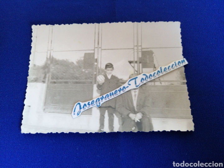 Fotografia antiga: NI&Ntilde;O MODELO CON PELOTA EN EL COLEGIO FOTOGRAF&Iacute;A ANTIGUA