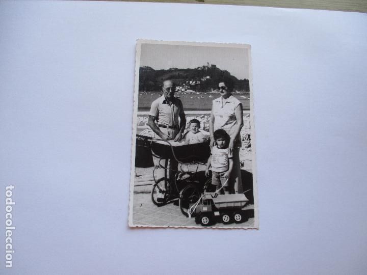 Antique Photography: FOTOGRAF&Iacute;A DE: FAMILIA CON NI&Ntilde;OS-14/SEP., 1975-MIDE 13X8.5 CM.