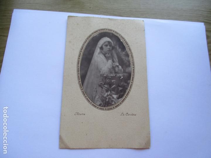 Fotograf&iacute;a antigua: ANTIGUA FOTOGRAF&Iacute;A DE: NI&Ntilde;A, PRIMERA COMUNI&Oacute;N- 1951, -18.5X11.5 CM. (EL CART&Oacute;N)-ALCA&Ntilde;IZ, LA CAROLINA
