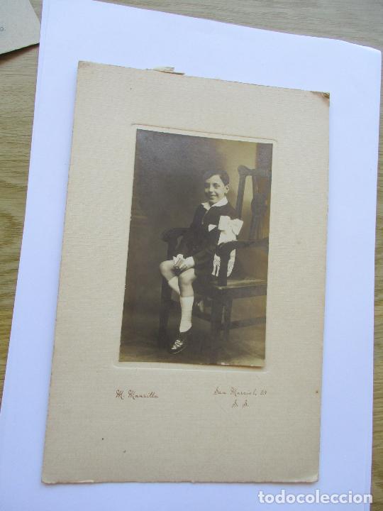 Fotografia antiga: ANTIGUA FOTOGRAF&Iacute;A DE:NI&Ntilde;O DE PRIMERA COMUNI&Oacute;N-S/F-M. MANSILLA, S.S.-23.5X15.5 CM ( EL CART&Oacute;N)