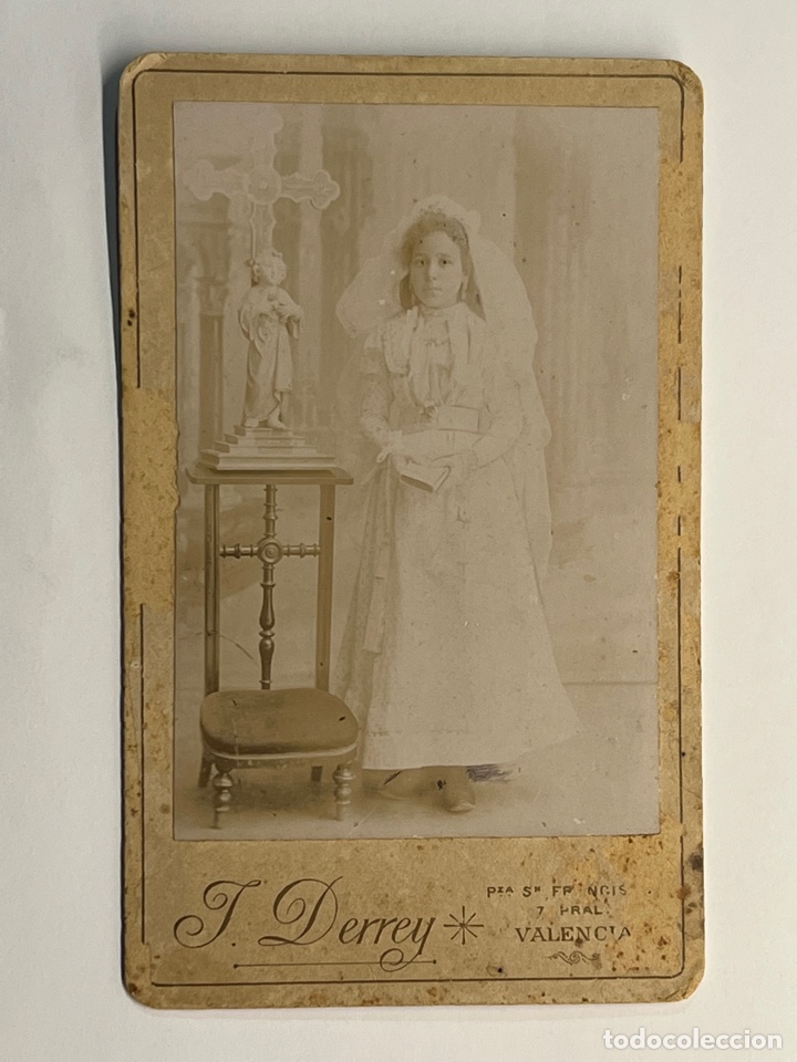 Fotografia antiga: JULIO DERREY, fot&oacute;grafo &hellip; Retrato Estudio. Ni&ntilde;a en su Primera Comunion&hellip; (h.1910?)