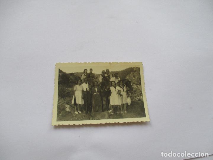 Antique Photography: FOTOGRAF&Iacute;A DE: GRUPO DE PERSONAS,S/F., NI OTROS DATOS- 6X8.5 CM.