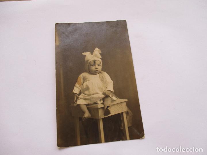 Fotograf&iacute;a antigua: FOTOGRAF&Iacute;A DE: BEB&Eacute;,S/F.: IRIS, ALICANTE- 13.5X8.5 CM.