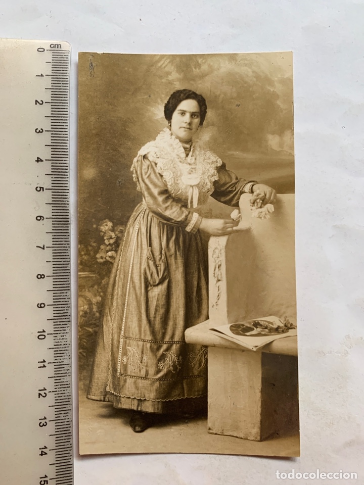 Antique Photography: FOTO. JOVEN MUY ELEGANTE EN EL ESTUDIO FOTOGR&Aacute;FICO. FOT&Oacute;GRAFO?.