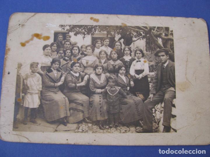 Fotograf&iacute;a antigua: ANTIGUA FOTOGRAF&Iacute;A. NO HAY DATOS. TIENE DESPERFECTOS.