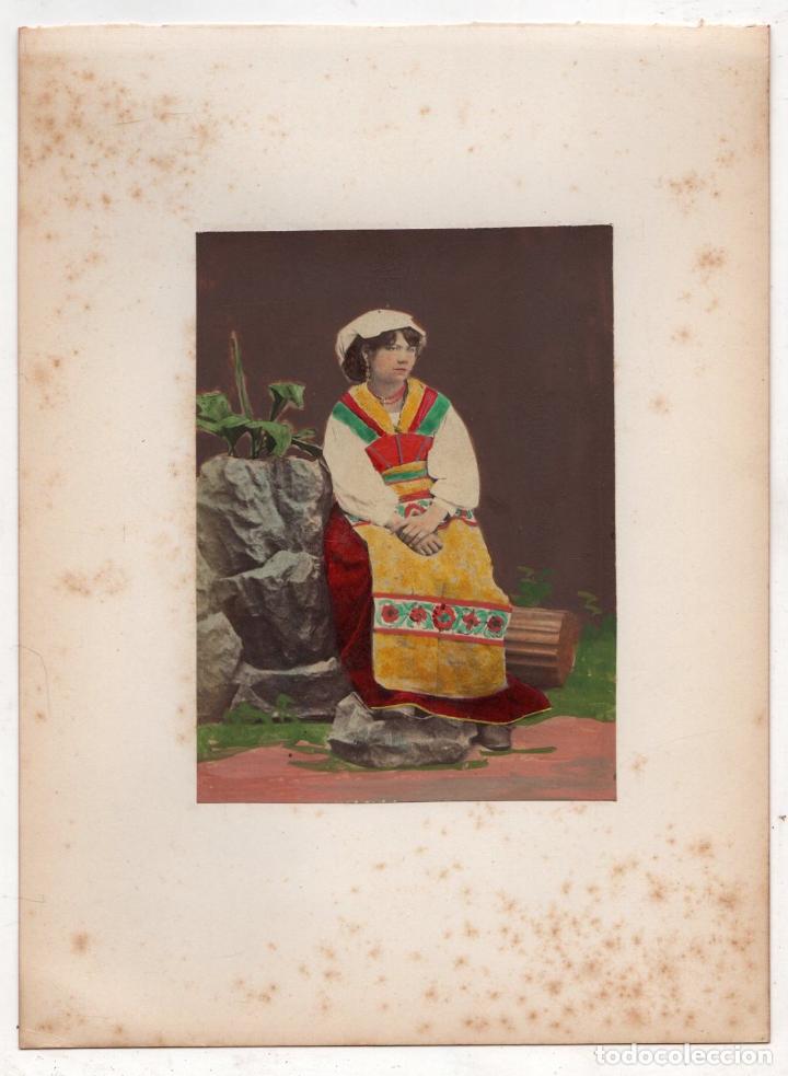 Fotografia antica: FOTOGRAFIA ALBUMINA COLOREADA DE TIPOS ITALIA. RETRATO DE CAMPESINA. C. 1870
