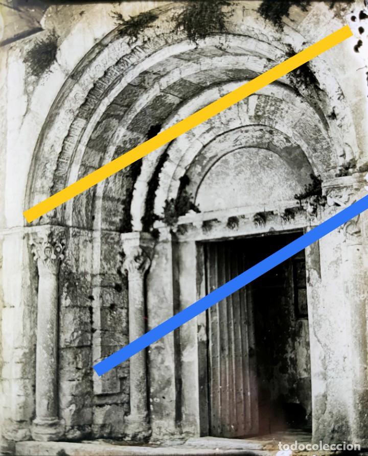 Fotograf&iacute;a antigua: antiguo positivo en cristal de fotograf&iacute;a. Besal&uacute; Girona. iglesia hospital sant Julia.