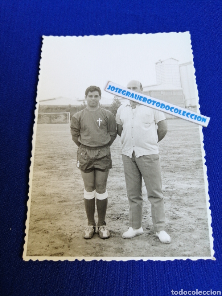 Fotografia antica: CELTA DE VIGO JUGADOR DE F&Uacute;TBOL FOTOGRAF&Iacute;A CON SELLO FOTOGRAFICO