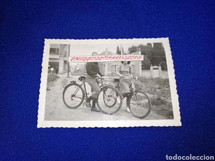 Fotografia antica: CICLISTAS MODELOS POSANDO A&Ntilde;O 1941 FOTOGRAF&Iacute;A ANTIGUA
