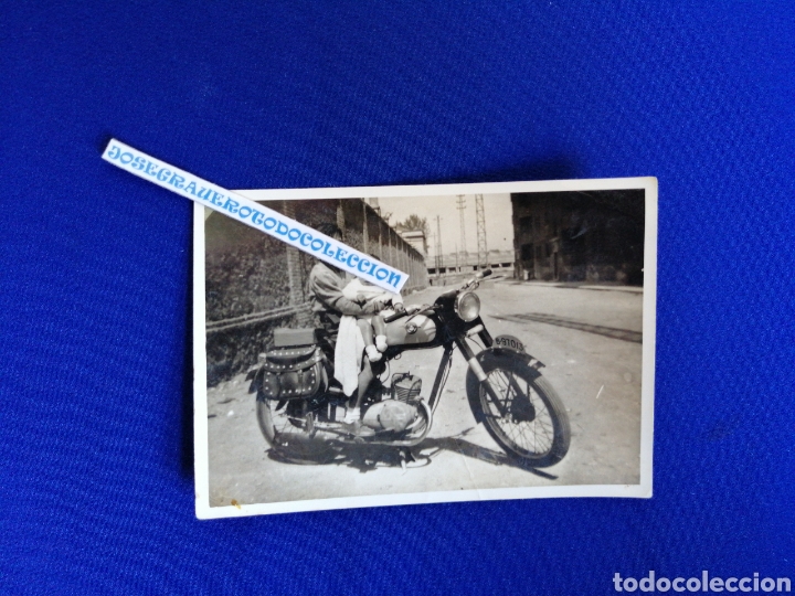 Antique Photography: MOTO ANTIGUA CON MODELOS FOTOGRAF&Iacute;A ANTIGUA
