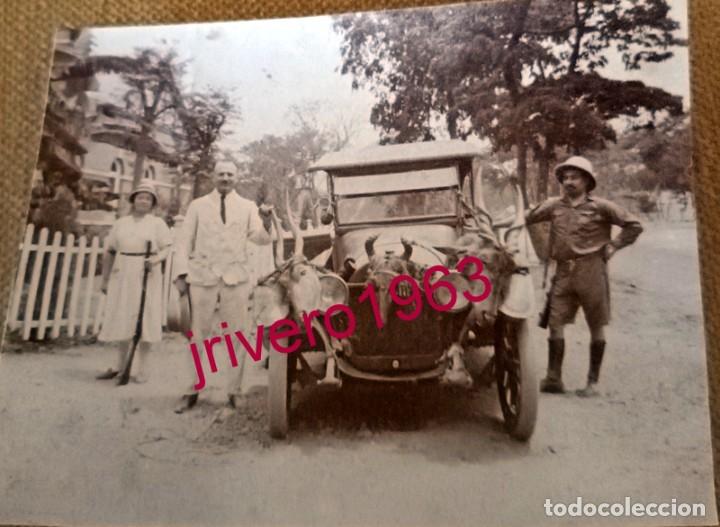 Fotografia antica: SIGLO XIX, ALBUMINA, CAZADORES EN EL CONGO, 106X82MM