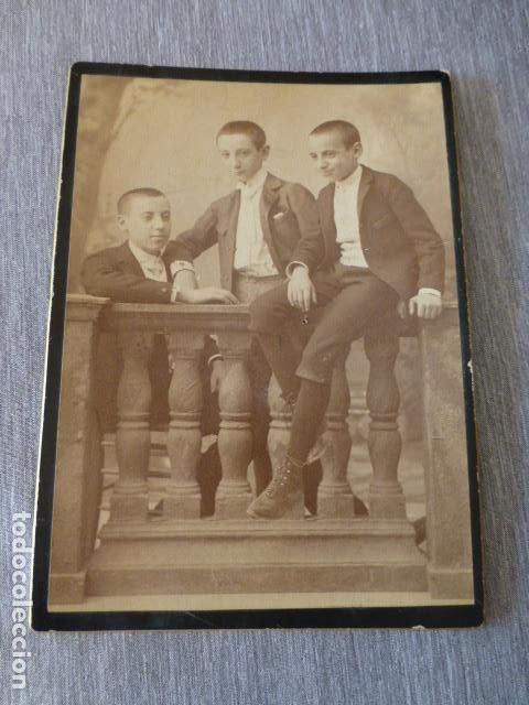 Fotografia antica: RETRATO DE 3 HERMANOS ALBUMINA SIGLO XIX 12 X 17 CMTS