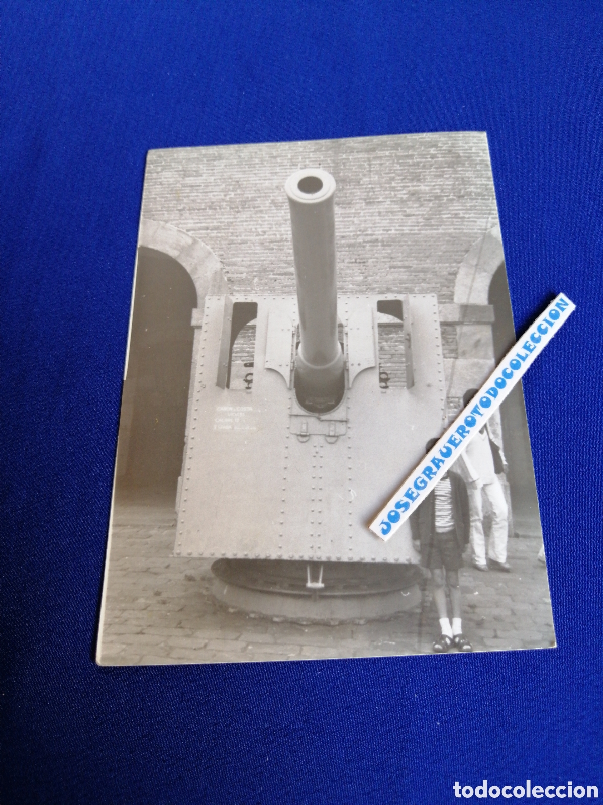 Fotograf&iacute;a antigua: CA&Ntilde;&Oacute;N MILITAR CON MODELOS FOTOGRAF&Iacute;A ANTIGUA