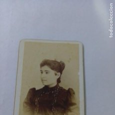 Fotografía antigua: ANTIGUA FOTOGRAFÍA DE MUJER -DERREY (ÉPOCA FRANCISCO GIMENO GIL)-PRINCIPIOS DE 1900 FOTO DE CARTERA