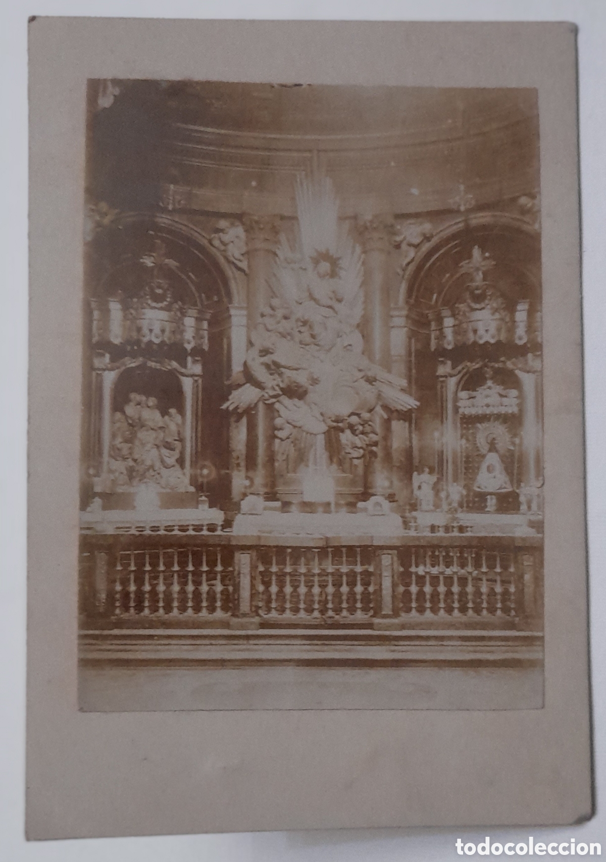 Fotograf&iacute;a antigua: Antigua alb&uacute;mina del retablo de la VIRGEN DEL PILAR