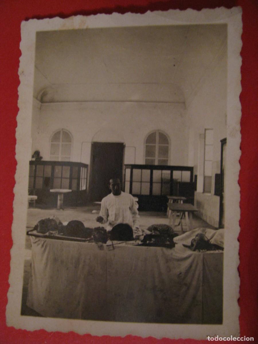 Fotograf&iacute;a antigua: FOTOGRAF&Iacute;A SIN LOCALIZAR EL LUGAR. FACULTAD DE MEDICINA O ALGO AS&Iacute;? 8,5X6 CM.