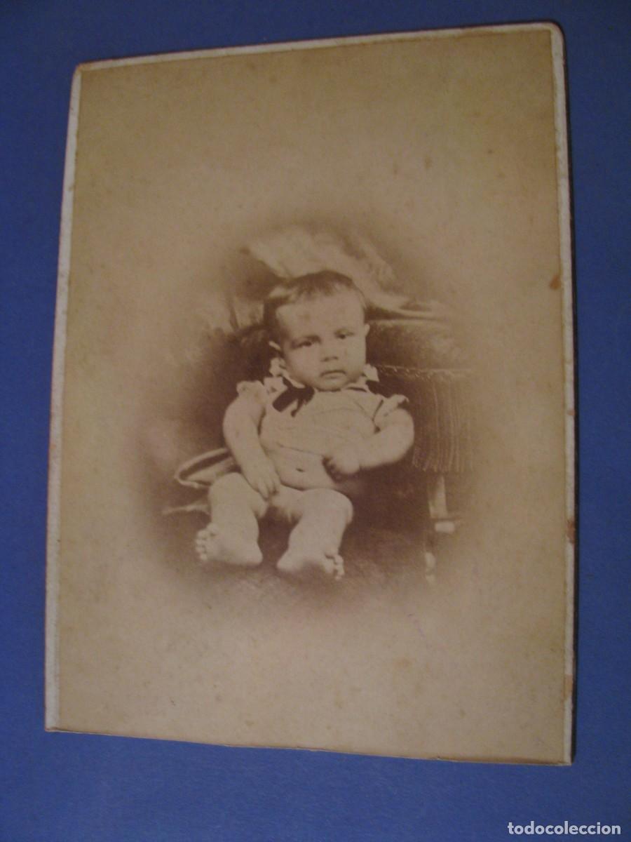Antique Photography: ANTIGUA FOTOGRAFIA DE UN BEBE. NO HAY DATOS. 17X13 CM. CARTON.
