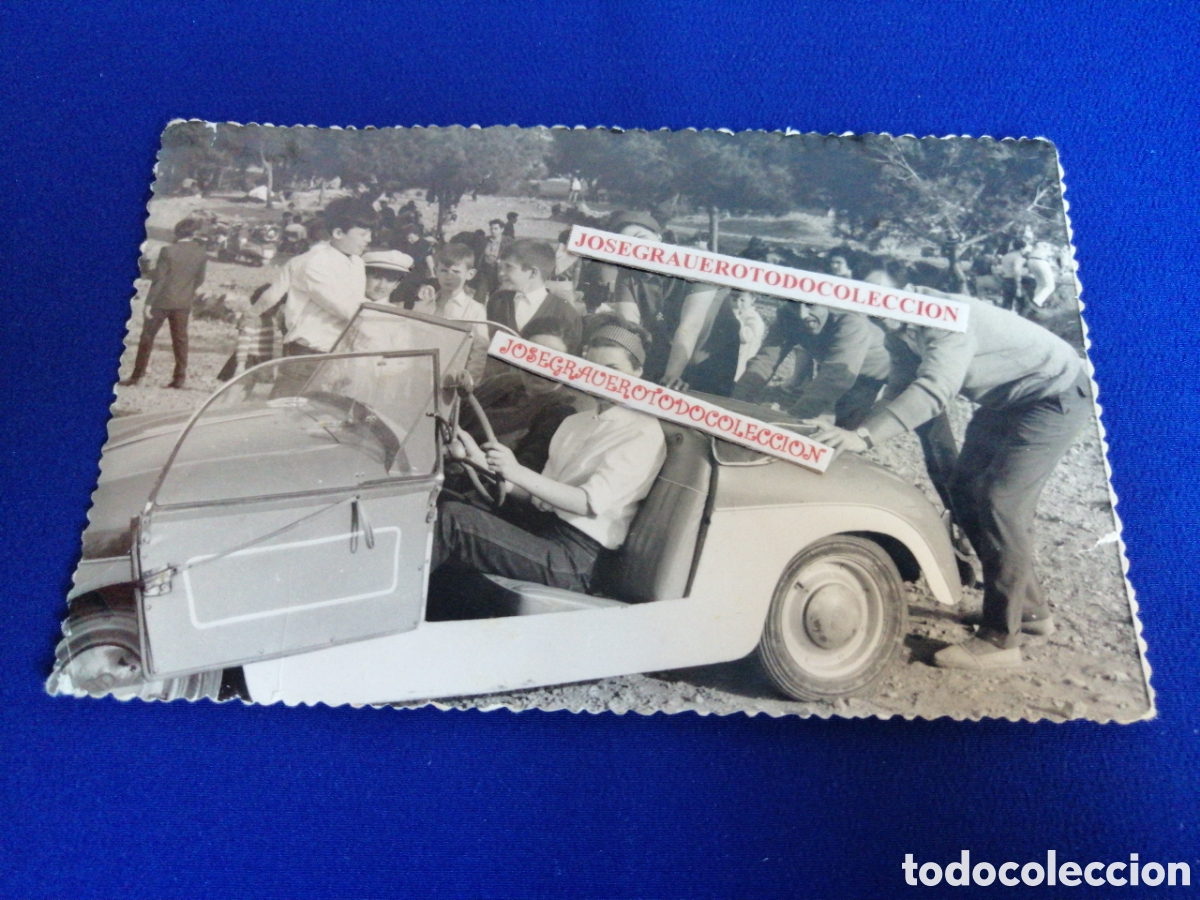 Fotografia antica: COCHE ANTIGUO CON MODELOS FOTOGRAF&Iacute;A ANTIGUA CON SELLO FOTOGRAFICO