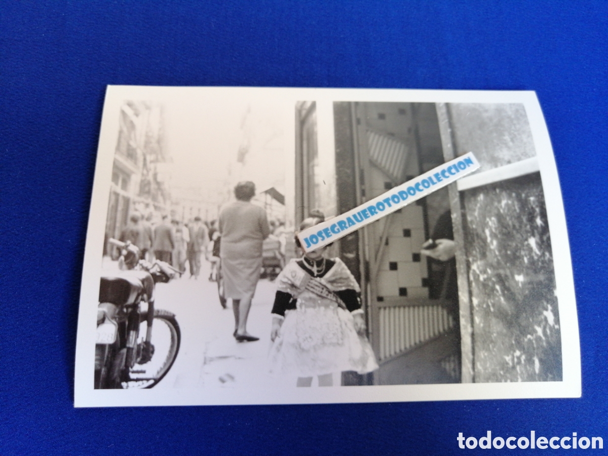 Photographie ancienne: FALLERA INFANTIL MODELO CON MOTO FOTOGRAF&Iacute;A ANTIGUA